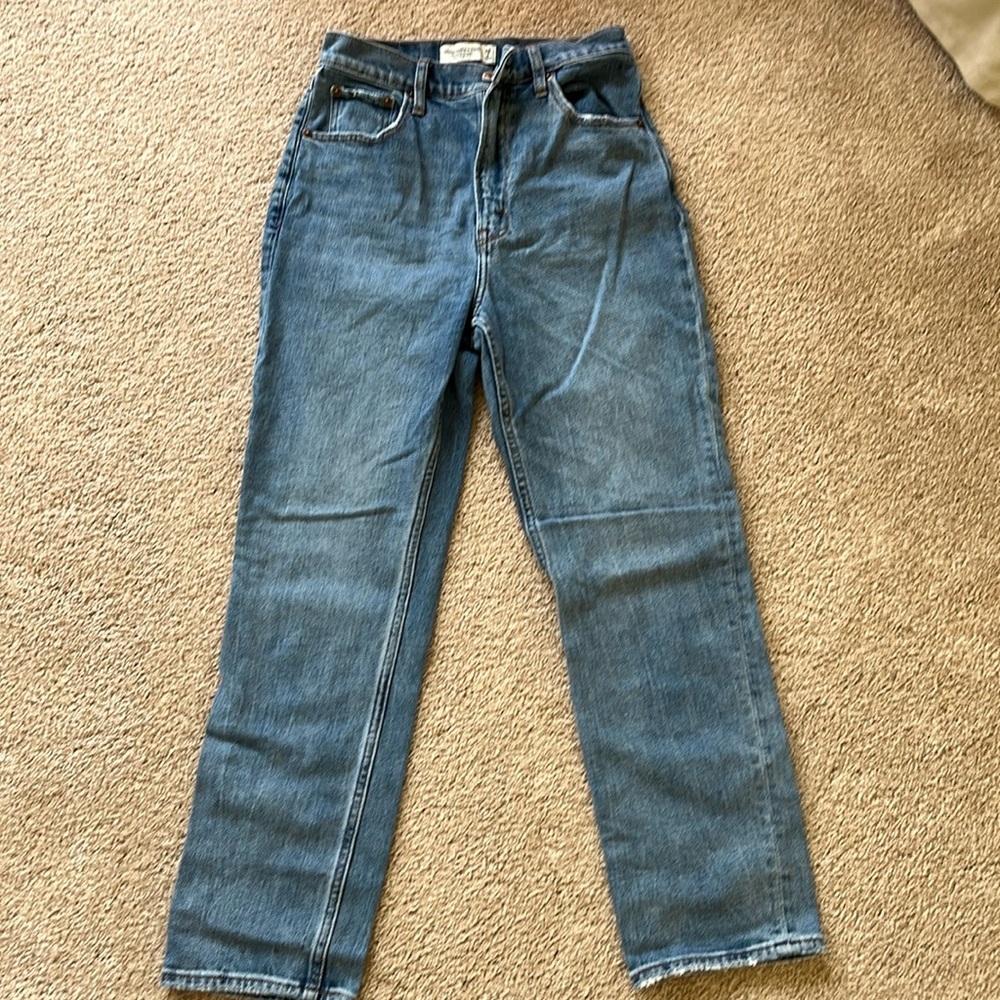 Abercrombie Curve Love Ankle Straight Jean size 26 R
